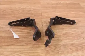 50610-965-030 Honda 1983 Atc200x Left And Right Foot Pegs With Mounts - Pair