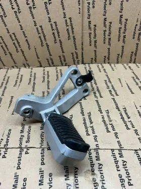 34028-1200 Kawasaki 1999 Concours Zg1000 Right Foot Rest Peg