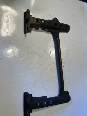 Kaf650-4 Kawasaki Brute Force 650 Irs Right Foot Well Bracket Peg 2006