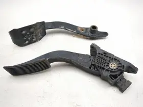 U01m42000001 Segway 21-24 Fugleman Ut10 E Front Accelerator And Brake Pedal Set