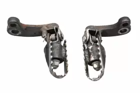 43510-44a03-019 Suzuki 95 Dr125se Foot Pegs Footrests Left And Right