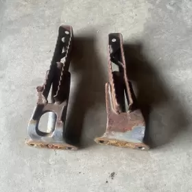 1yw-27421-00-00 Yamaha 1987 Moto 4 Yfm350er Footpegs Foot Pegs Stands Rests