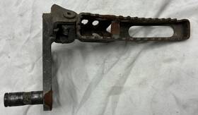 Yamaha 38w-27422-00 Tri-z 250 Footrest R/h 1985-86 Used Oem Part