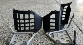 3gg274465plasysk Yamaha Authentic Oem Banshee Silver Heel Guard Footrests Left And Right With Plastic