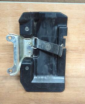 Yamaha 4d3-82106-11 Raptor 125 And 250 Battery Cover Retaining Plate