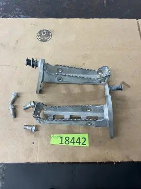 5yt-27421-00-00 Yamaha Raptor 2006 Yfm350 Left And Right Foot Pegs