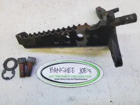 3jm-27421-01-00 Yamaha Bjr#4236 1988 - 2002 Blaster Oem Right Foot Peg Rest 2 #3jm-27421-01-00 3jm-27421-01-00 Yamaha Bjr#4236 1988 - 2002 Blaster Oem Right Foot Peg Rest 2 #3jm-27421-01-00