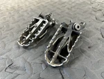 2004-2006 Suzuki Rmz 2004-2005 Kx 250F Oem Foot Right Left Set Used. Price: $15.99.