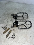 2025 Honda CRF250R Oem Foot Pegs Left Right 50660-MKE-A70 50670-MKE-A70 Used. Price: $60.00.