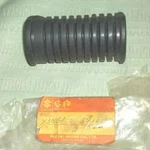 Nos Genuine 1980-81 Suzuki GS250T Front Footrest Rubber P/n 43551-39100(#4184 New. Price: $15.99.