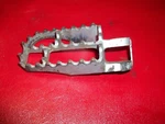 Kawasaki KX250 L Footpeg Step 00 1997 1998 1999 Used. Price: $9.88.